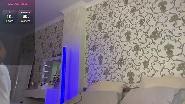 Snapshot of AngelAmelly chatting on January 2026 07:30:01 PM AngelAmelly online show from January 2026 07:30:01 PM