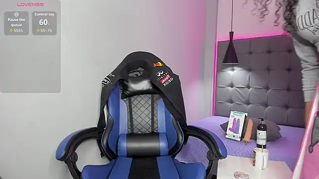 scarletcherry18 online show from March 2026 03:12:01 AM