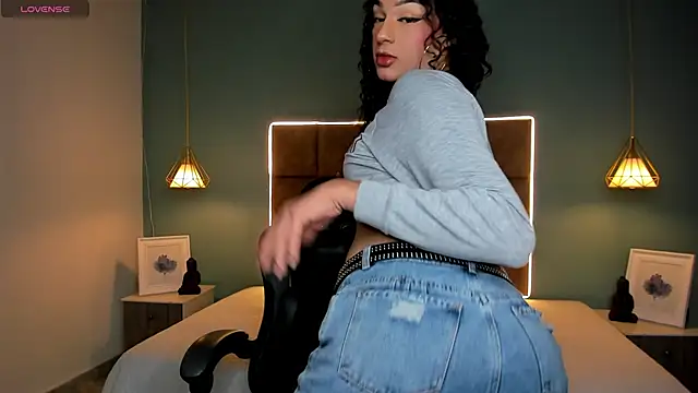 scarletcherry18 online show from April 2026 03:29:01 AM