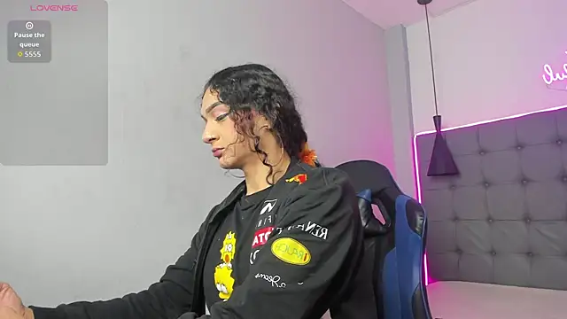 scarletcherry18 online show from April 2026 03:31:01 AM