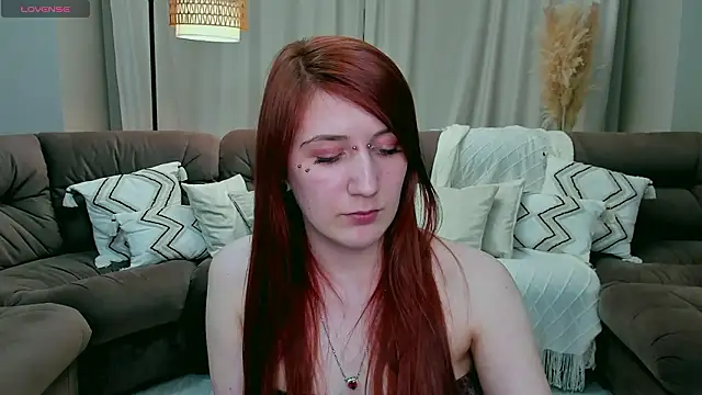 Snapshot of Polly_Sweet chatting on February 2026 06:55:02 PM Polly Sweet online show from February 2026 06:55:02 PM