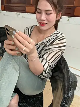 Snapshot of Llabi2k chatting on April 2026 11:08:02 AM Llabi2k online show from April 2026 11:08:02 AM