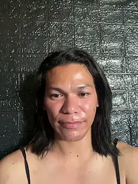 HugeAgatha online show from April 2026 11:13:02 PM