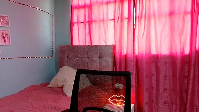 Snapshot of talia_mystic chatting on February 2026 01:26:02 PM talia mystic online show from February 2026 01:26:02 PM