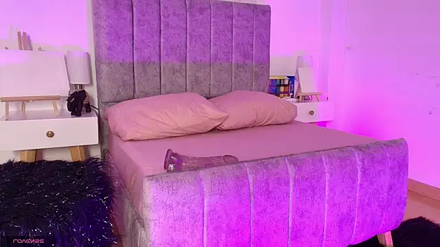 Lucy Carson  online show from February 2026 04:08:01 AM