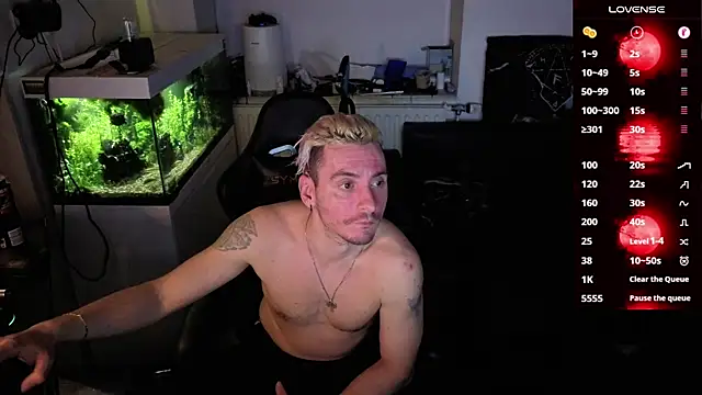 Rayzel White online show from April 2026 08:54:02 PM