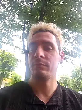 Snapshot of Rayzel_White chatting on July 2026 12:19:02 PM Rayzel White online show from July 2026 12:19:02 PM
