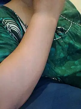 Snapshot of TamilDreamgirl08 chatting on March 2026 04:06:02 PM TamilDreamgirl08 online show from March 2026 04:06:02 PM