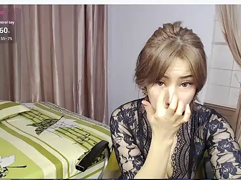 Snapshot of lucyyanyan chatting on February 2026 12:01:02 PM lucyyanyan online show from February 2026 12:01:02 PM