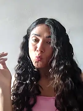 Freyarosse online show from March 2026 07:11:01 PM