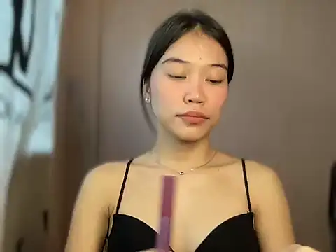 Snapshot of lovely_amara19 chatting on February 2026 05:51:01 AM lovely amara19 online show from February 2026 05:51:01 AM