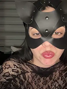 Snapshot of EvaLina111 chatting on February 2026 05:21:01 PM EvaLina111 online show from February 2026 05:21:01 PM