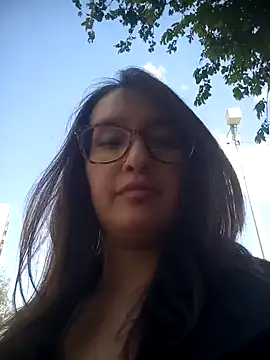 Snapshot of Karla-giraldo_1 chatting on February 2026 03:00:01 PM Karla-giraldo 1 online show from February 2026 03:00:01 PM