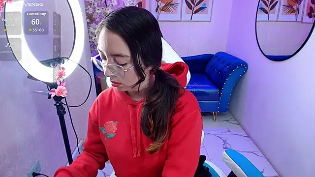 Veronica miiller online show from April 2026 06:01:01 PM