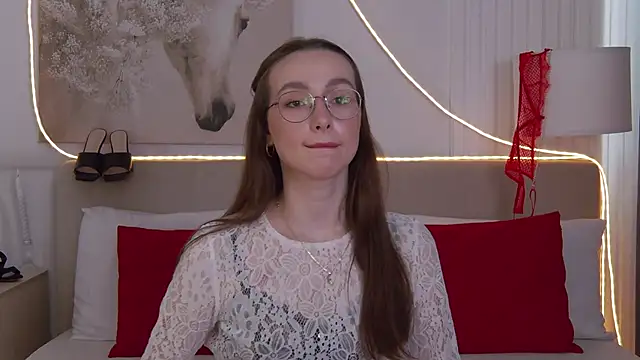 Emily Simon online show from April 2026 05:19:01 AM