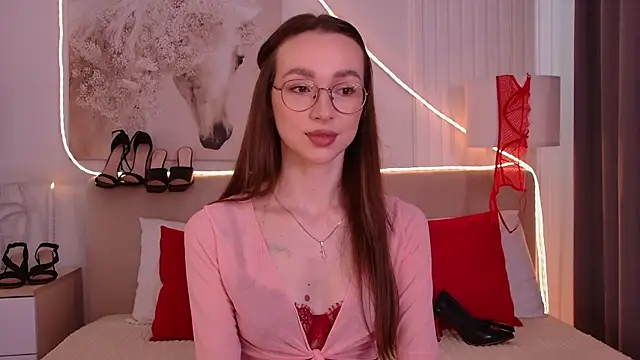 Snapshot of Emily_Simon chatting on June 2026 06:02:01 AM Emily Simon online show from June 2026 06:02:01 AM