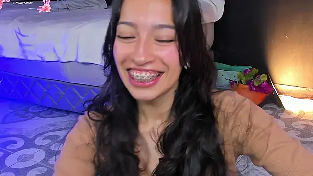 Noaah25  online show from March 2026 04:09:01 AM