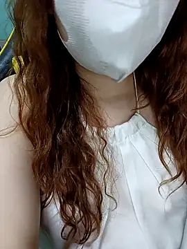 lylinhjim online show from March 2026 06:00:01 PM