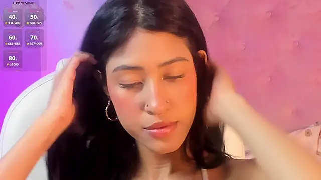 Snapshot of internett_sweetheart chatting on February 2026 04:50:02 AM internett sweetheart online show from February 2026 04:50:02 AM