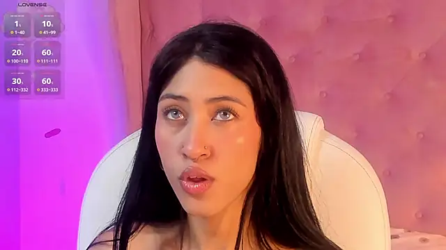 Snapshot of internett_sweetheart chatting on February 2026 04:39:01 AM internett sweetheart online show from February 2026 04:39:01 AM