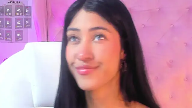 Snapshot of internett_sweetheart chatting on February 2026 05:28:02 AM internett sweetheart online show from February 2026 05:28:02 AM