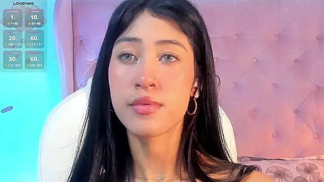 Snapshot of internett_sweetheart chatting on February 2026 04:57:02 AM internett sweetheart online show from February 2026 04:57:02 AM