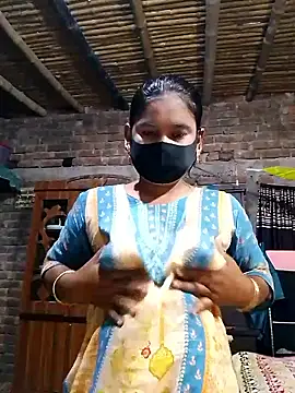 Hot Sweeti online show from April 2026 09:45:01 PM