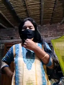 Hot Sweeti online show from April 2026 10:14:02 PM