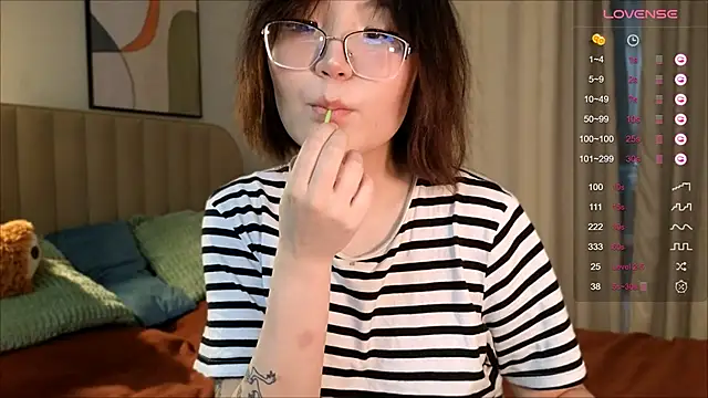 nullgirl online show from February 2026 02:08:02 AM