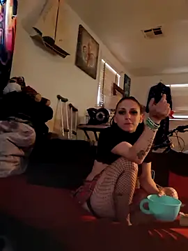 LadySn0w26 online show from April 2026 12:10:01 PM