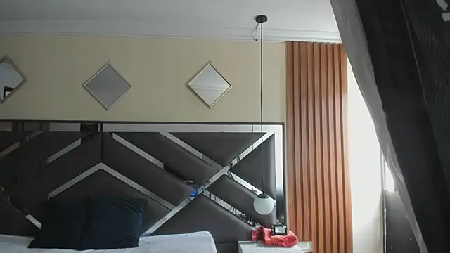 Ambarross  online show from March 2026 01:33:02 PM