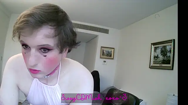 Snapshot of SissyCDMish chatting on July 2026 01:11:01 AM SissyCDMish online show from July 2026 01:11:01 AM