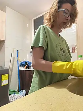 Snapshot of RavenEllieUniverse chatting on February 2026 09:54:02 PM RavenEllieUniverse online show from February 2026 09:54:02 PM