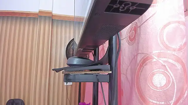 lovely  kiss   online show from March 2026 06:14:02 PM