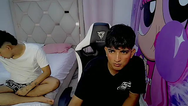 Snapshot of Maxwell_boys chatting on February 2026 03:43:01 AM Maxwell boys online show from February 2026 03:43:01 AM