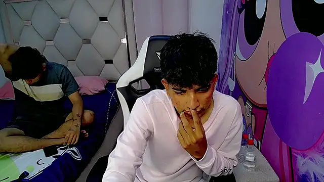 Snapshot of Maxwell_boys chatting on February 2026 03:32:02 AM Maxwell boys online show from February 2026 03:32:02 AM