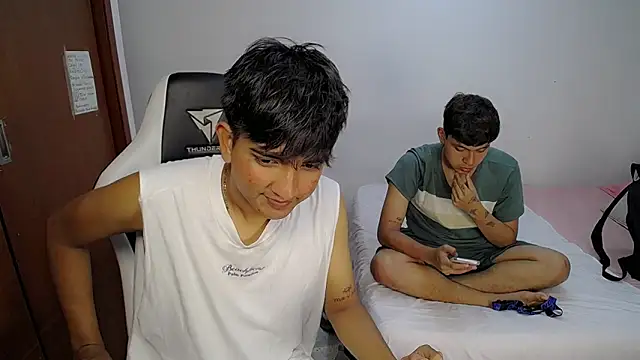 Snapshot of Maxwell_boys chatting on February 2026 03:16:02 AM Maxwell boys online show from February 2026 03:16:02 AM