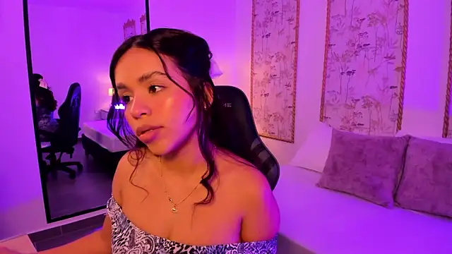 Snapshot of rubby_grundy chatting on February 2026 02:19:02 AM rubby grundy online show from February 2026 02:19:02 AM