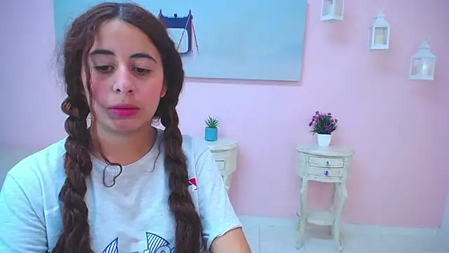 scarlett clyde online show from April 2026 01:41:01 PM