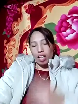 Snapshot of Gummiesu chatting on February 2026 01:43:01 PM Gummiesu online show from February 2026 01:43:01 PM