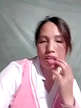 Snapshot of Gummiesu chatting on March 2026 07:43:01 AM Gummiesu online show from March 2026 07:43:01 AM