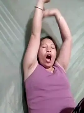 Snapshot of Gummiesu chatting on March 2026 08:00:01 PM Gummiesu online show from March 2026 08:00:01 PM