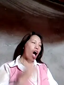 Snapshot of Gummiesu chatting on March 2026 08:52:02 PM Gummiesu online show from March 2026 08:52:02 PM