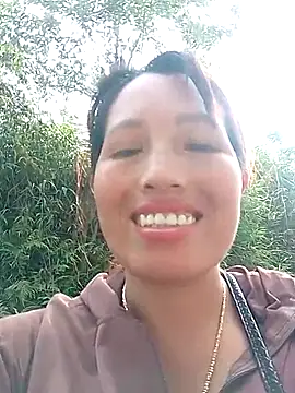 Snapshot of Gummiesu chatting on April 2026 01:25:01 AM Gummiesu online show from April 2026 01:25:01 AM