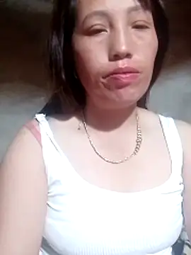 Snapshot of Gummiesu chatting on April 2026 07:25:02 PM Gummiesu online show from April 2026 07:25:02 PM