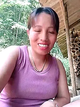 Snapshot of Gummiesu chatting on April 2026 07:45:01 AM Gummiesu online show from April 2026 07:45:01 AM