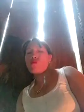 Snapshot of Gummiesu chatting on April 2026 10:43:01 AM Gummiesu online show from April 2026 10:43:01 AM