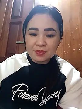 Snapshot of Luckygirls-399 chatting on January 2026 02:15:01 AM Luckygirls-399 online show from January 2026 02:15:01 AM