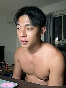 Snapshot of Yooo17 chatting on July 2026 05:15:01 PM Yooo17 online show from July 2026 05:15:01 PM