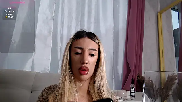 LunaVibes  online show from January 2026 06:28:01 AM